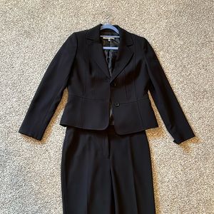 KASPER Black 2-Piece Pant Suit Slim Fit